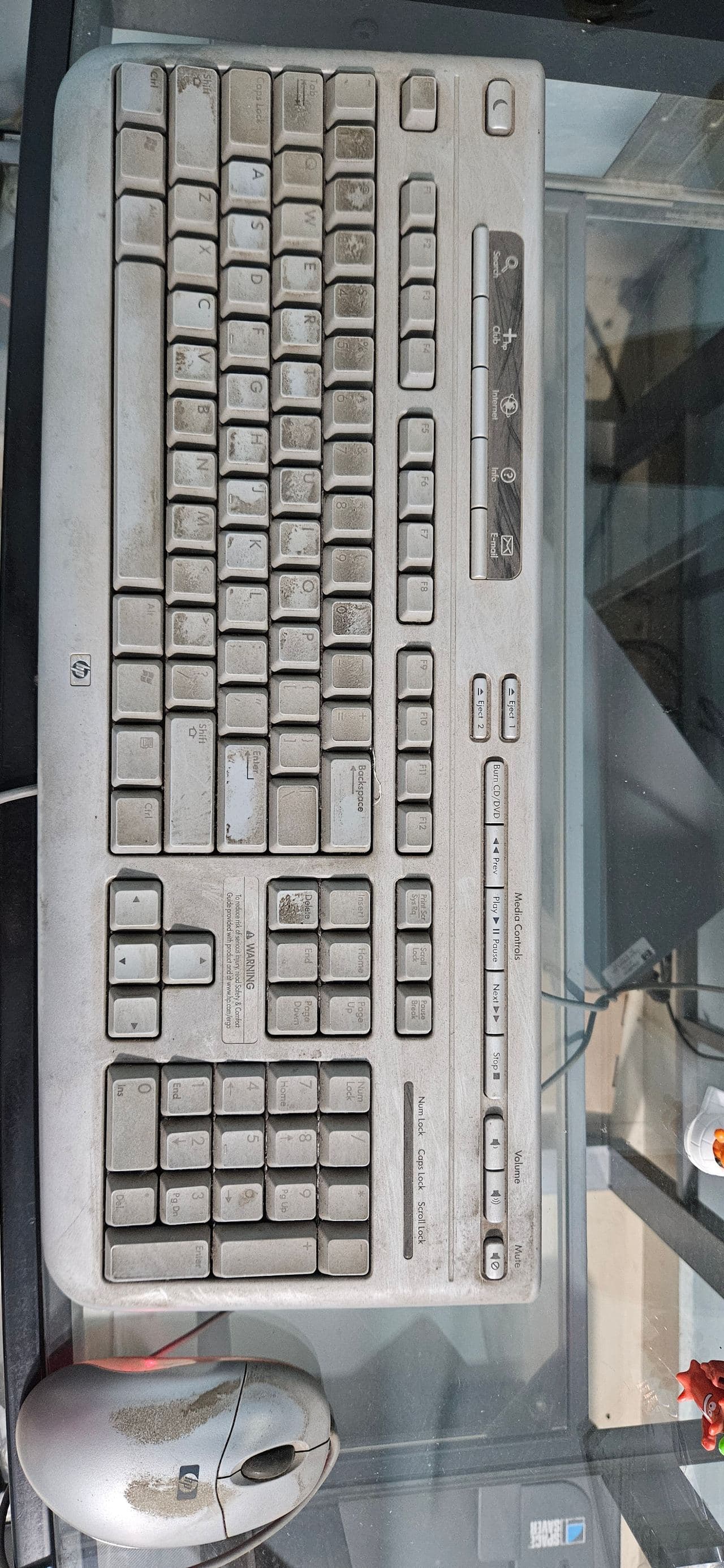 HP Desktop Computer with HP VS19E Monitor, Keyboard & Mouse — photo 2